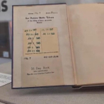 Después de 82 años devuelven libro a biblioteca en San Antonio : «La abuela ya no podrá pagarlo»