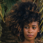 El cabello afro en la identidad dominicana y su impacto en la salud capilar