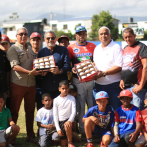 La DCNB y MLB entregan remozado el play de béisbol Palmarito, en Bonao