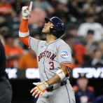 Jeremy Peña y Christian Walker dan cuadrangulares y Astros vencen Orioles