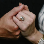 El anillo de compromiso de Taylor Swift: un antiguo diamante diseñado por Travis Kelce