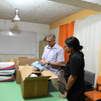 Escuelas se quejan por entrega de utilería incompleta y tallas grandes