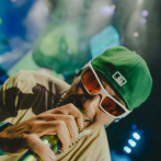 Feid se monta en la tendencia de los 'coffee parties' con 