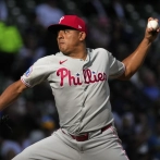 Suárez brilla y Filis vencen a los Cerveceros para ganar la serie entre los líderes de la división