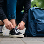 Para ir a la escuela es más importante invertir en buenos zapatos que en mochila, según podólogos