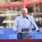 Dueño de los Clippers dice que no estuvo involucrado en el acuerdo de patrocinio de Kawhi Leonard