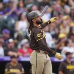 Fernando Tatis Jr conecta su vuelacercas 20 en el éxito de los Padres