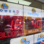 Ínfimas probabilidades de ganar un Powerball; ganan premio mayor de 1,800 millones de dólares