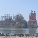 Instalan otra barcaza Generadora de electricidad en la comunidad de Puerto Los Negros, Azua