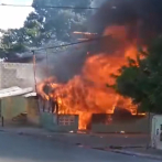 Familia queda a la intemperie tras incendiarse su vivienda en Neyba