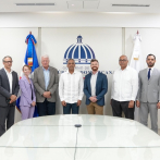 Delegación de EE.UU. observa el desarrollo del país en tierras raras