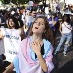 California prohíbe que mayoría de agentes del orden se cubran el rostro durante operaciones