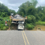 Se derrumba puente de Don Juan en Monte Plata cuando cruzaba un camión