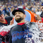 Los Azulejos triunfan y mantienen empate en el primer lugar en el Este de la Americana