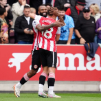 Man United vuelve a perder en la Liga Premier, Fernandes falla otro penal