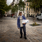 Ali Akbar, el último vendedor de periódicos ambulante de París, Francia