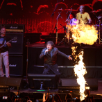 Milei da un concierto de rock en medio de una tormenta política en Argentina