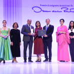 Líder comunitario Augusto Taveras recibe el Premio al Emigrante Dominicano Sr. Oscar de la Renta