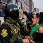 En Perú: feministas protestan contra nuevo presidente José Jerí