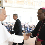 Papa León bendice imagen de la Virgen de la Altagracia