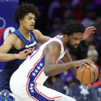 Joel Embiid juega con los Sixers su primer partido en casi ocho meses