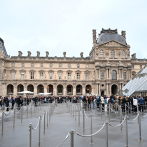 El Louvre reabre sus puertas tres días después del robo de joyas