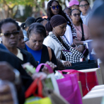 Empleados federales de EEUU asfixiados por parálisis presupuestal