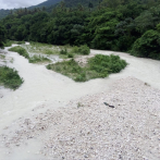 El Platón, en Barahona, lleva más de 72 horas incomunicada por lluvias de Melissa