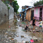 En ruinas han quedado viviendas que fueron anegadas de lodo en barrios vulnerables de Baní