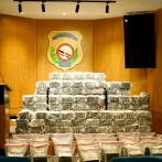 Intervienen lancha con 650 paquetes de cocaína en las costas de Baní; arrestan a dos dominicanos