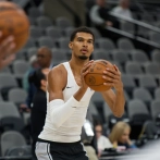 Spurs, con Wembanyama, liberan años de frustración con un inicio récord de temporada