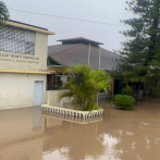 Albergan 5 familias por inundaciones en cañada de Camboya