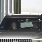 El rey Juan Carlos regresa a España cuando salen a la venta sus polémicas memorias