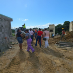 Padres exigen terminación de cancha que esperan por más de tres años en escuela de Sánchez, Samaná
