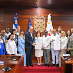 Gobernadora de NY destaca cooperación con Santiago