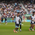 Argentina cierra el año con triunfo ante Angola con gol y asistencia de Messi