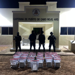Autoridades apresan a dos hombres con 171 paquetes de presunta droga en Pedernales