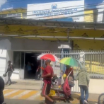 Comunitarios y familiares exigen justicia durante protesta frente al Hospital Oncológico de Santiago