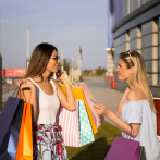 El 79% de los jóvenes recurre a las compras para aliviar el estrés, según un estudio