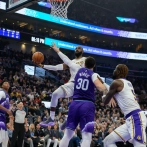 Los Lakers repiten triunfo ante Jazz pese a su sequía de triples en la NBA