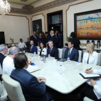 Pete Hegseth se reúne a puertas cerradas con el presidente Luis Abinader