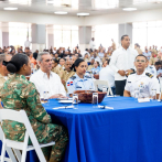 Miembros de Fuerzas Armadas podrán utilizar transporte público gratis, anuncia Abinader en almuerzo