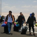 Migrantes indocumentados quedan varados en el desierto en su afán por salir de Chile