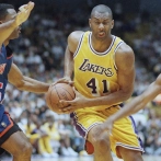 Elden Campbell, excampeón de la NBA y jugador de Clemson, fallece a los 57 años