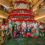Ágora ilumina la Navidad con Árbol que Canta