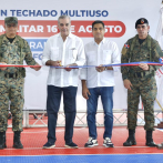 Presidente Abinader y ministro Cruz inauguran techado en campamento militar