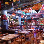 De vacaciones en Cartagena: comer a una mesa con servicio de varios restaurantes