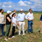Embajadora Leah Francis Campos visita Central Romana Corporation
