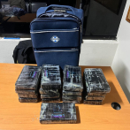 DNCD apresa alemán en el AILA con 17 paquetes de presunta cocaína ocultos en su maleta