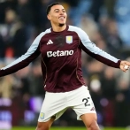 Aston Villa logra su décima victoria consecutiva tras superar 2-1 al Man United